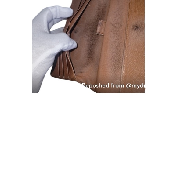 Louis VuittonMonogram International Trifold +insert and 26"chain - Picture 12 of 16